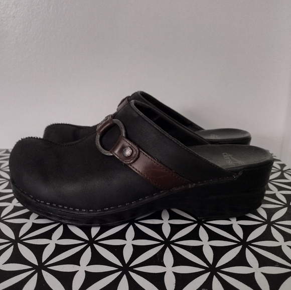 Dansko Open-Back Clogs - Picture 3 of 6